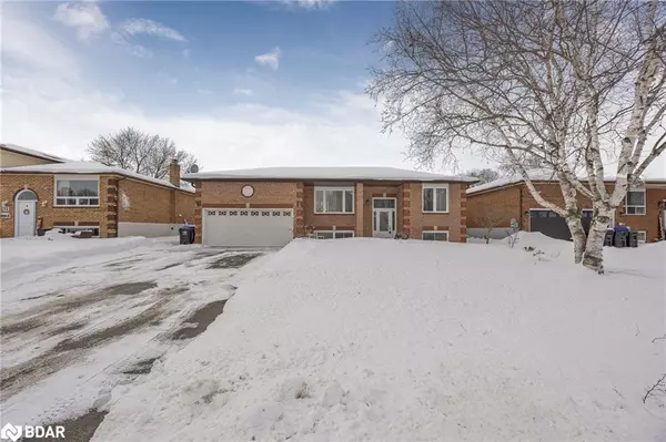 10 Mansonic Way Way, Angus, ON L0M 1B3