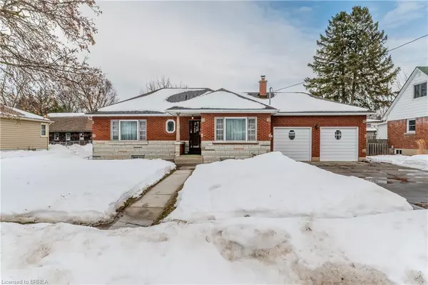 23 Elmwood Avenue, Brantford, ON N3R 2J9