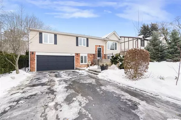 Ancaster, ON L9G 3N2,647 Tomahawk Crescent