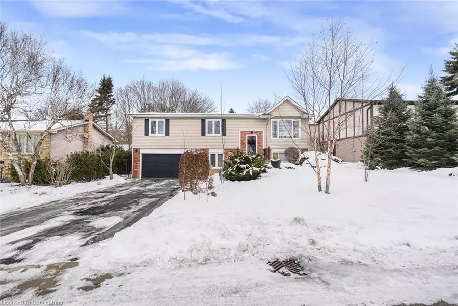 647 Tomahawk Crescent, Ancaster, ON L9G 3N2