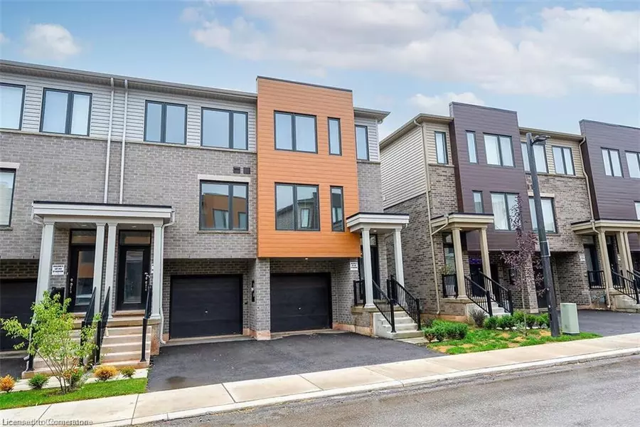 31 Radison Lane, Hamilton, ON L8H 0B5