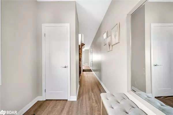 Hamilton, ON L0R 1P0,38 Canary Grass Boulevard