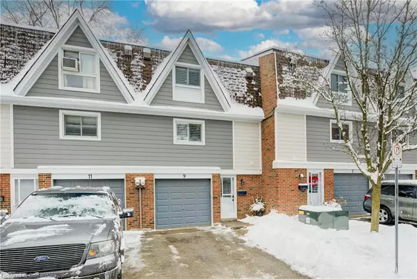 Dundas, ON L9H 5P6,9 Trudy Court
