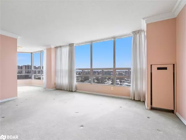 Brampton, ON L6Y 3V2,320 Mill Street S #705