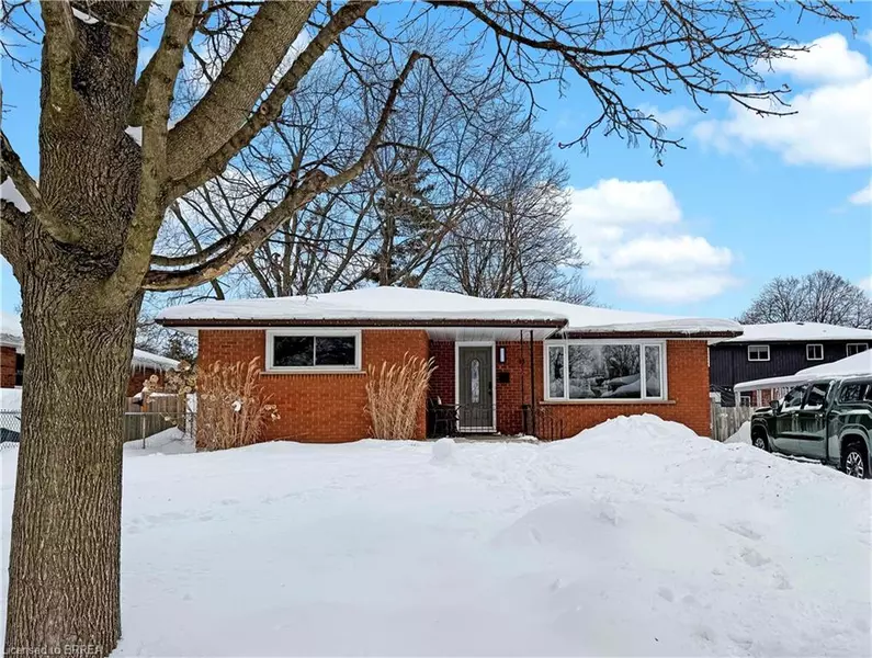 18 Frontenac Avenue, Brantford, ON N3R 3B6