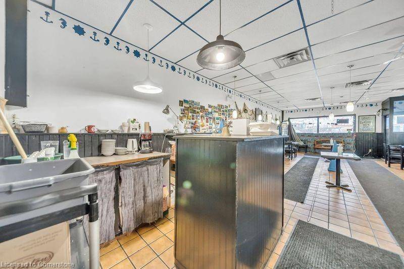 Guelph, ON N1K 1A6,450 Woodlawn Road W #7