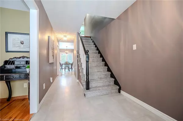 Guelph, ON N1K 1P3,12 Aspenwood Place