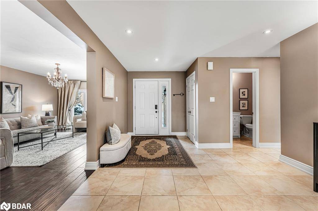 Oakville, ON L6M 1H4,1112 Notley Crescent