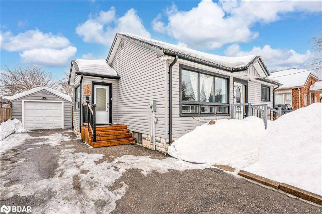 8 Boys Street N, Barrie, ON L4N 1Z8