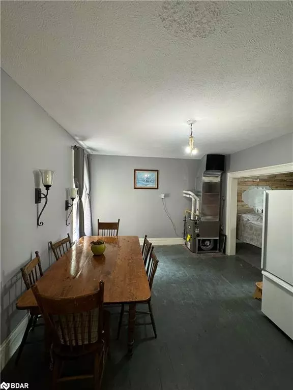 Owen Sound, ON N4K 2L1,1073 3rd Avenue A E