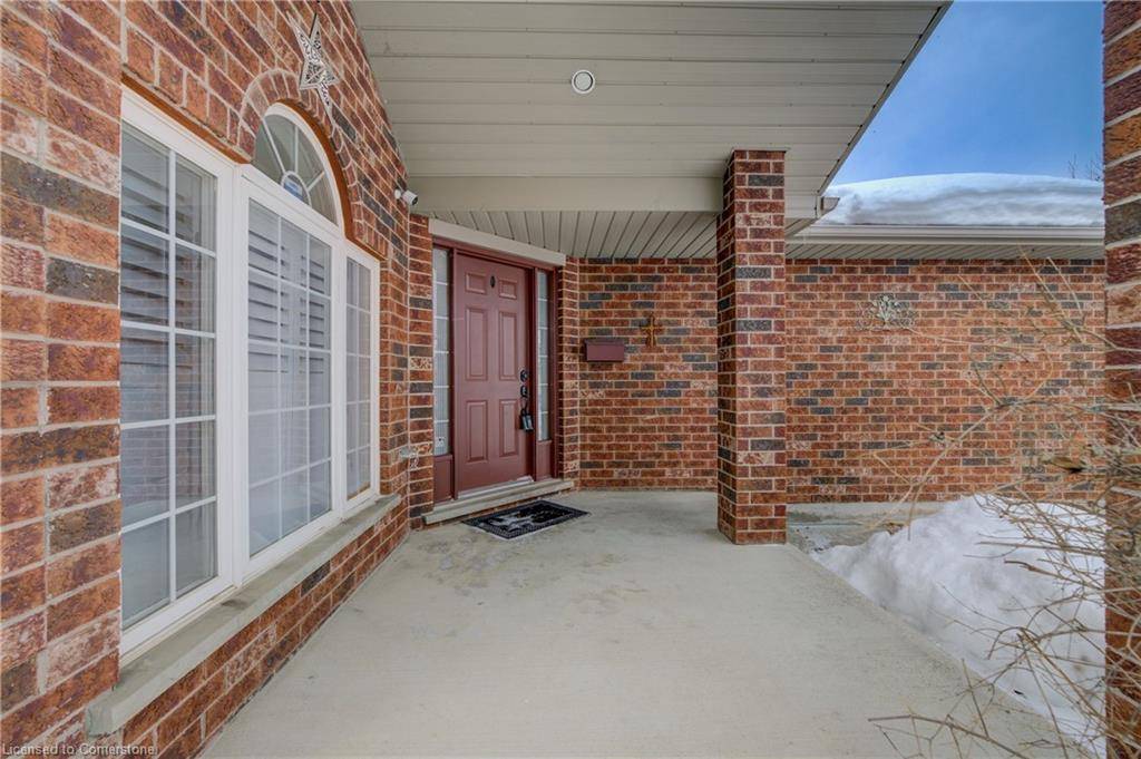 Kitchener, ON N2R 1T2,92 Rush Meadow Street