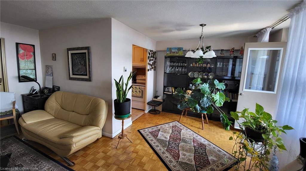 Toronto, ON M3N 2L5,5 Frith Road #912
