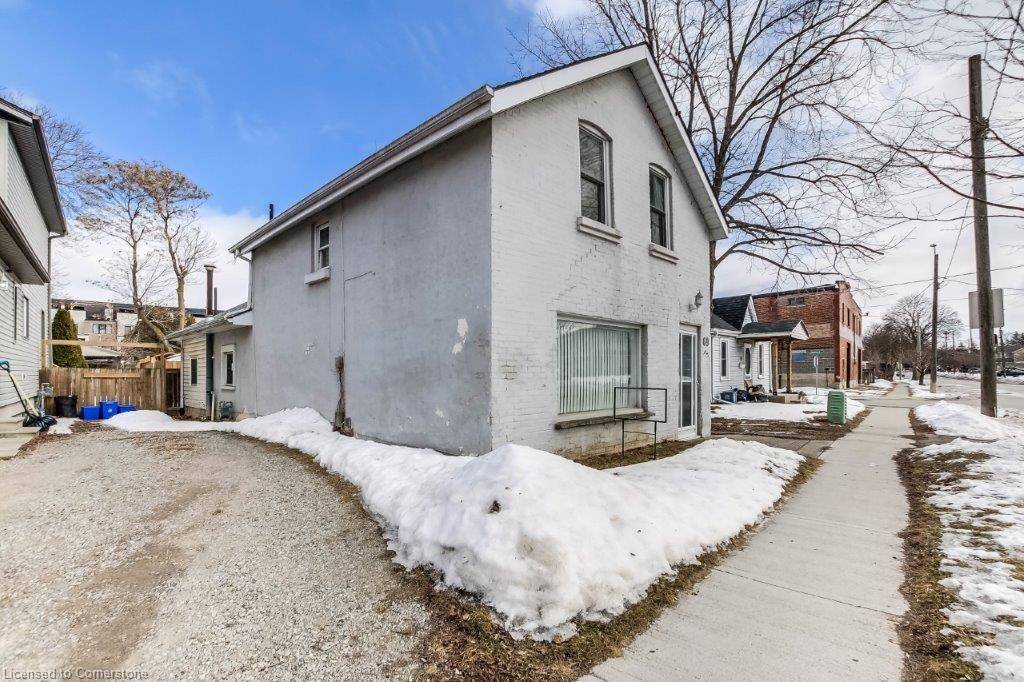 Brantford, ON N3T 4X2,69 Grand River Avenue