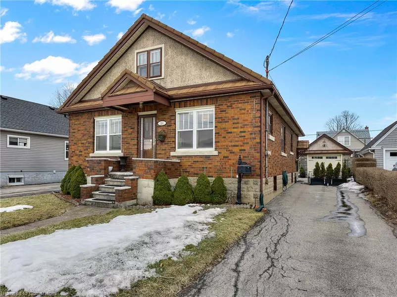 114 Scholfield Avenue S, Welland, ON L3B 1N5