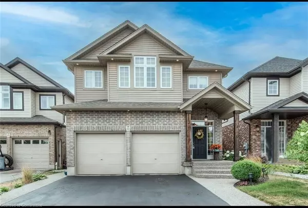 932 Eden Oak Court, Kitchener, ON N2A 0H4