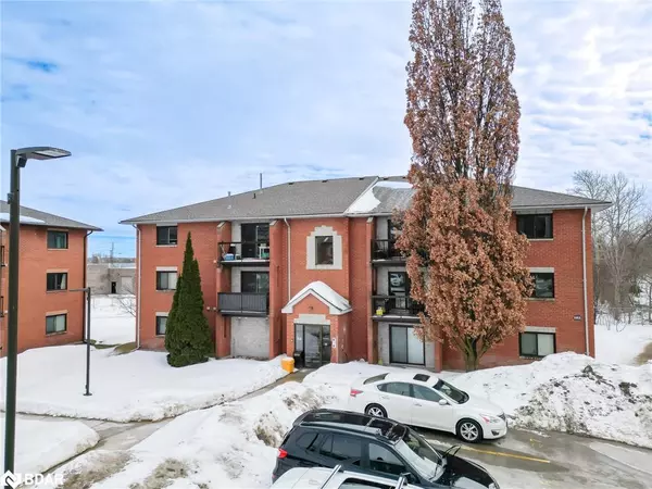 Barrie, ON L4N 1L9,183 Edgehill Drive #C4