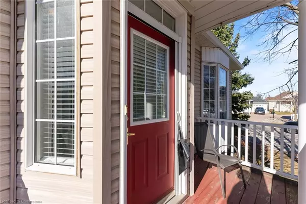 Mount Hope, ON L0R 1W0,54 Silverbirch Boulevard