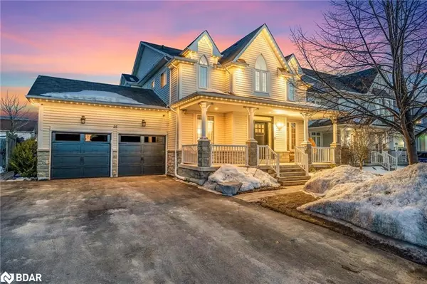 25 Regalia Way, Barrie, ON L4M 7H7