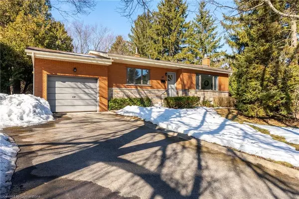 28 Mountainview Road, Hamilton, ON L9H 5B9