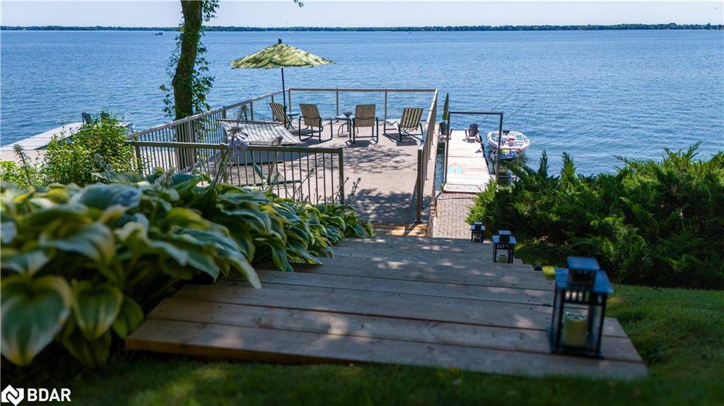 Orillia, ON L3V 3X4,416 Bay Street