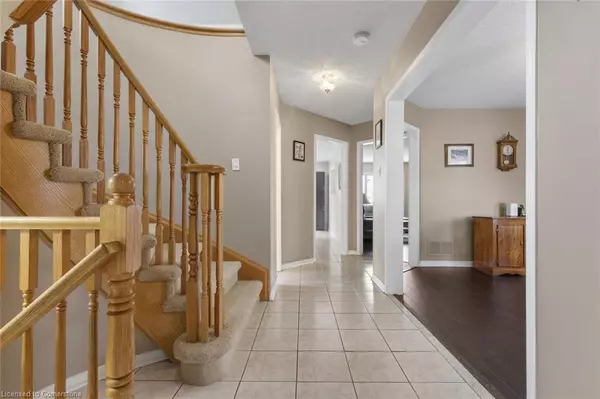 Mississauga, ON L5N 6X8,3287 Coralbean Place
