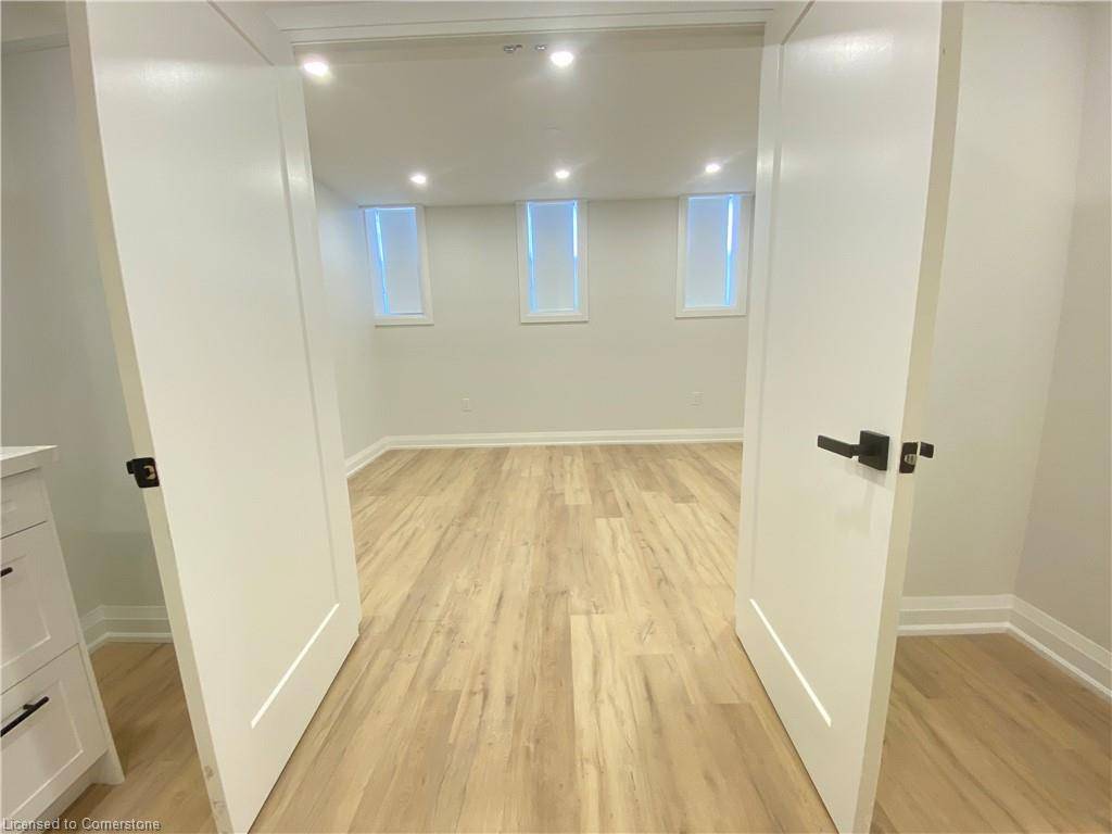 Hamilton, ON L8L 2Z5,588 Barton Street E #10