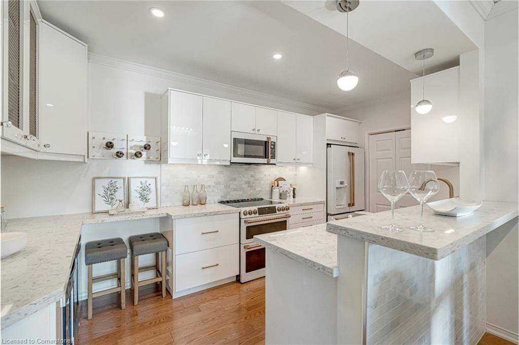 2075 Amherst Heights Drive #305, Burlington, ON L7P 5B8