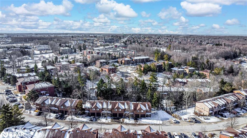 Barrie, ON L4N 6W2,17 Loggers Run
