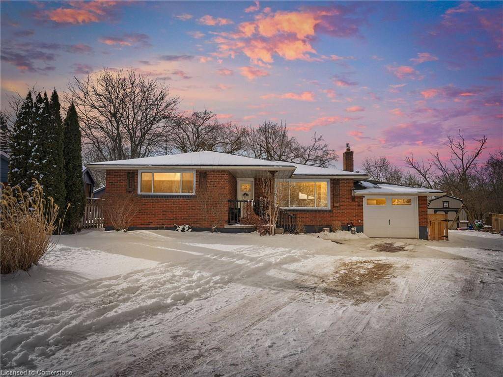 6 Oswego Park Road, Dunnville, ON N1A 2W2