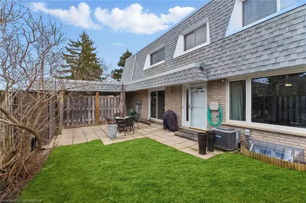 14 Williamsburg Road #11, Kitchener, ON N2E 1W1