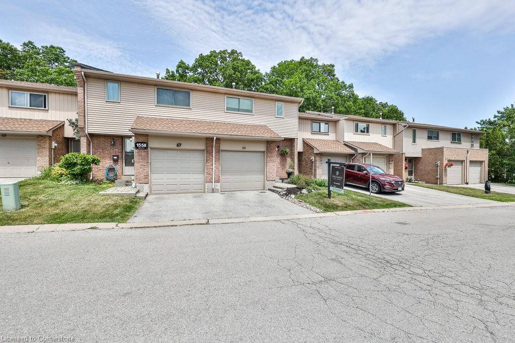 Oakville, ON L6H 2Z4,1558 Lancaster Drive #66