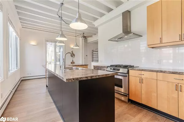 Orillia, ON L3V 1T2,201 Cedar Island Road