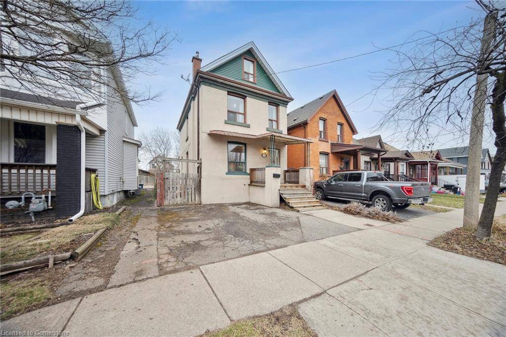 Hamilton, ON L8L 7E1,21 East Bend Avenue