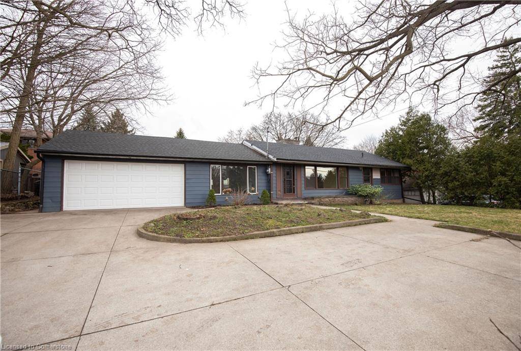 710 Mohawk Road, Ancaster, ON L9G 2X4