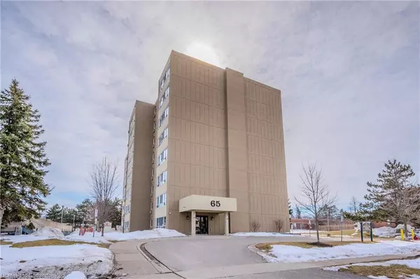 65 Highland Crescent #806, Kitchener, ON N2M 5M8