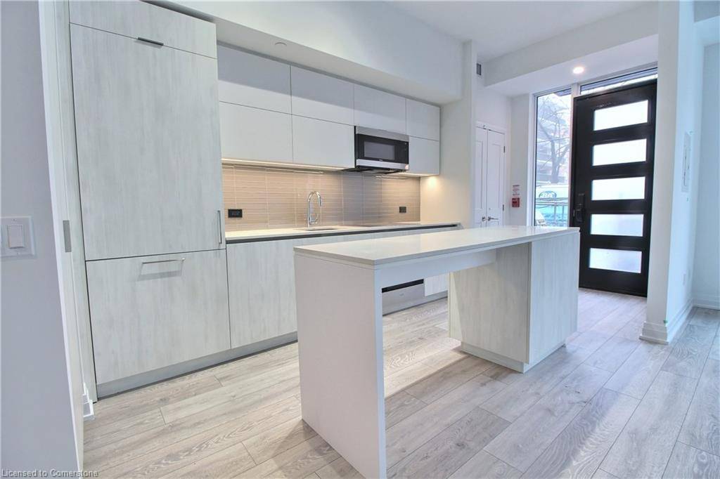 Mississauga, ON L5G 1L7,21 Park Street E #TH2