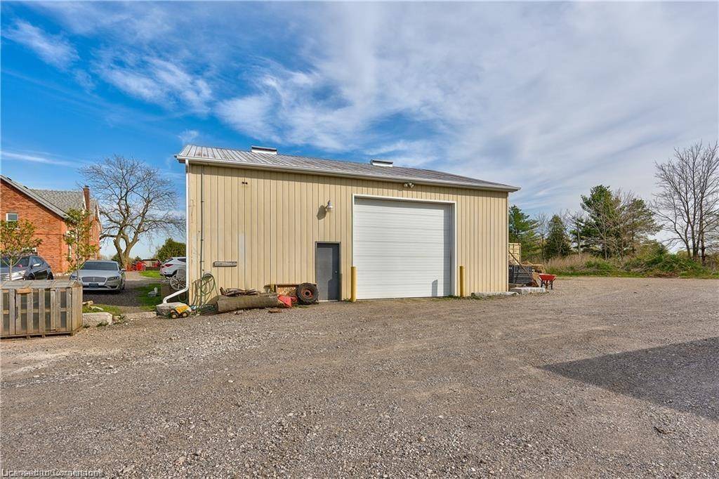 65 Concession 6th Road E, Hamilton, ON L8B 1L9