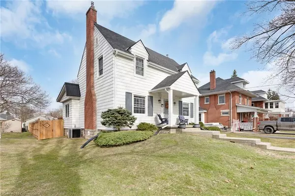 Port Dover, ON N0A 1N0,212 First Ave Avenue