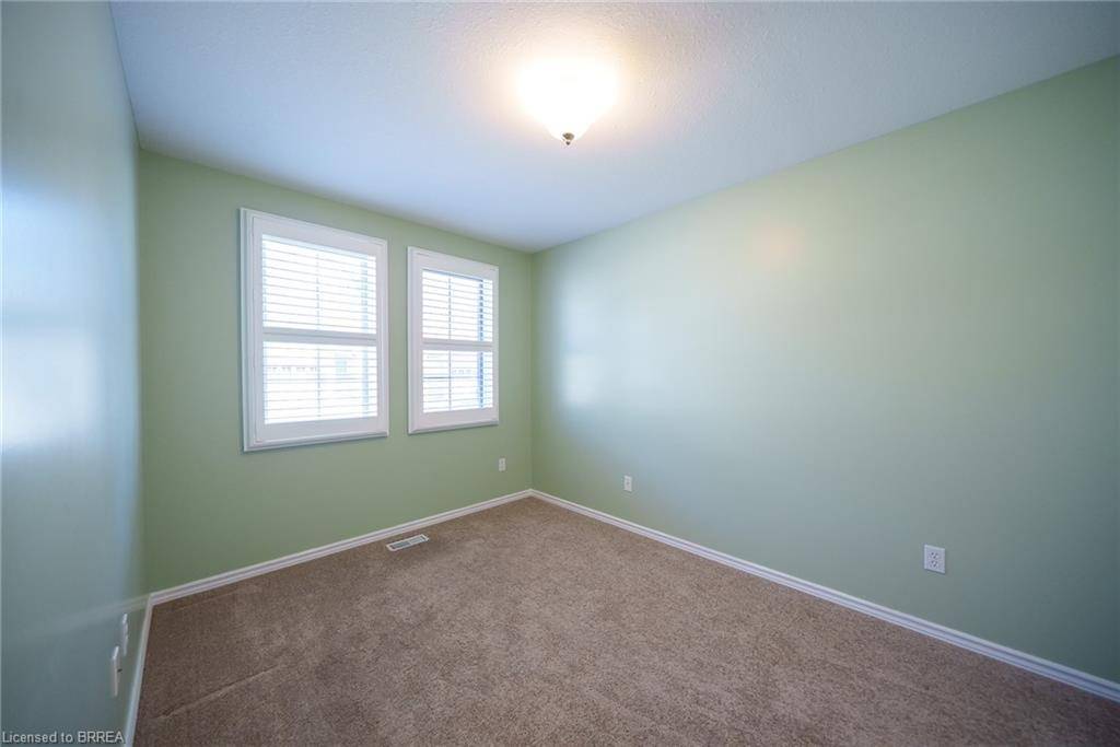 Brantford, ON N3T 6R8,35 Stratford Terrace #35