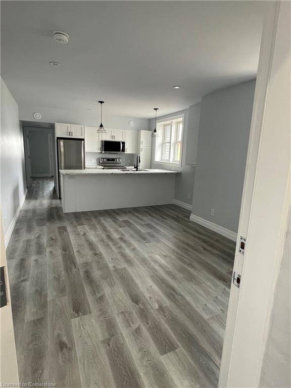 Cambridge, ON N3H 3Z5,820 Laurel Street #3