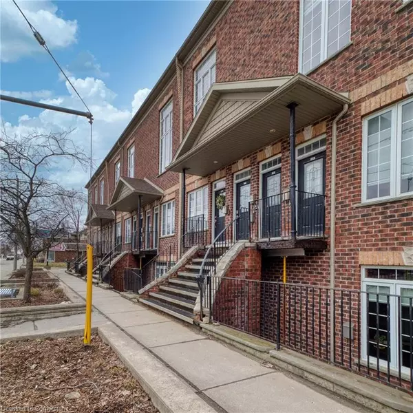 Kitchener, ON N2G 2L9,555 King Street E #207