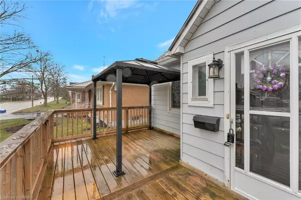 Delhi, ON N4B 1N9,92 Pine Street