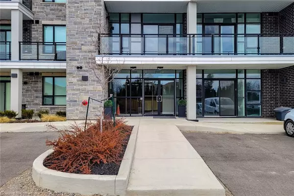 Hamilton, ON L9C 0E4,120 Springvalley Crescent #107