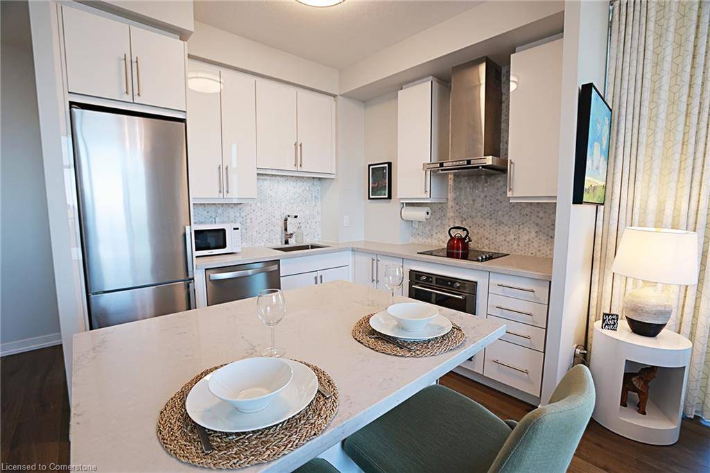 Burlington, ON L7R 0E6,2093 Fairview Street Street #904
