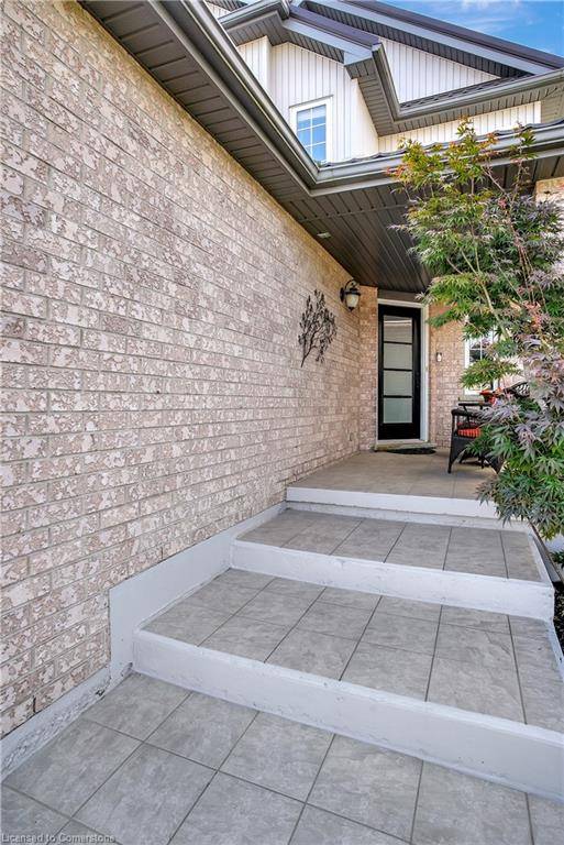 Kitchener, ON N2P 2W2,141 Steepleridge Street