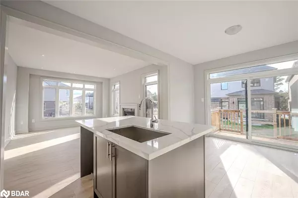 Barrie, ON L9J 0Z5,17 Amsterdam Drive