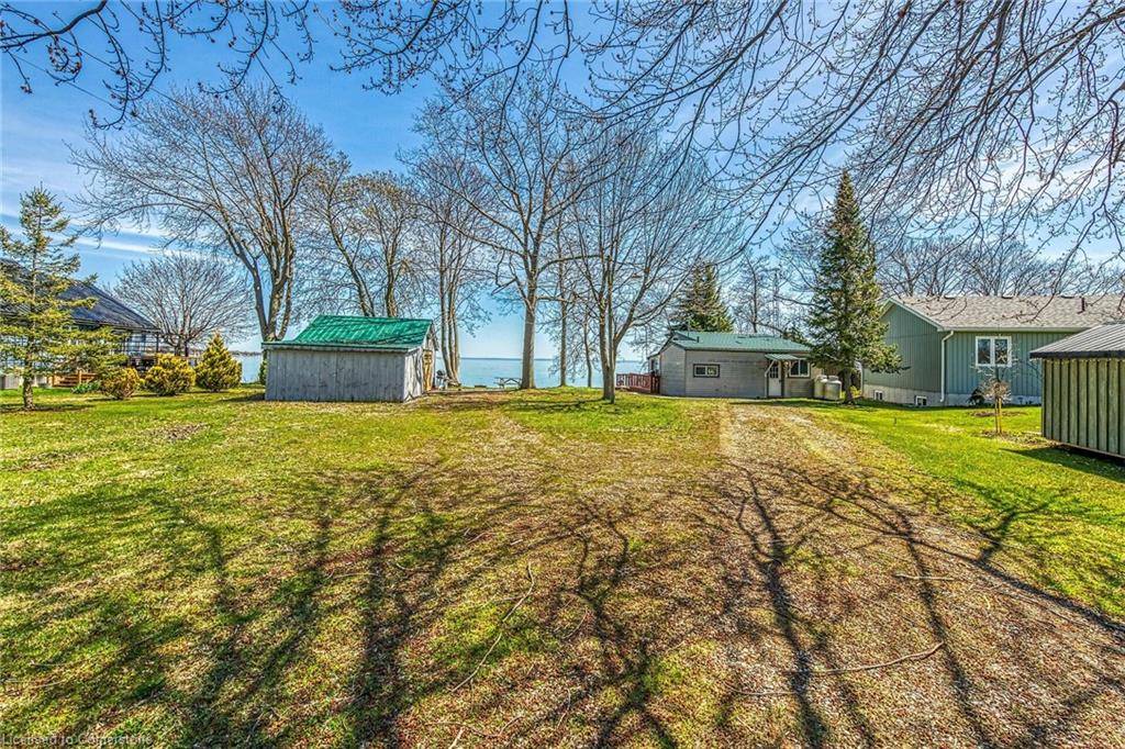 Dunnville, ON N1A 2W8,2882 Lakeshore Road