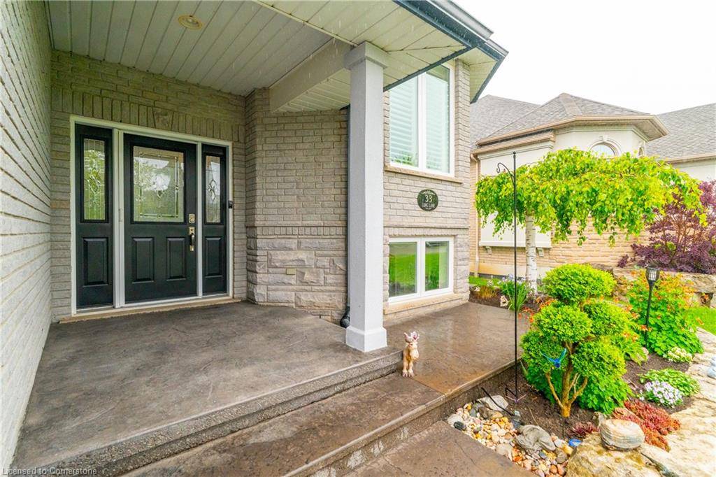 Paris, ON N3L 4E9,33 Long Lane
