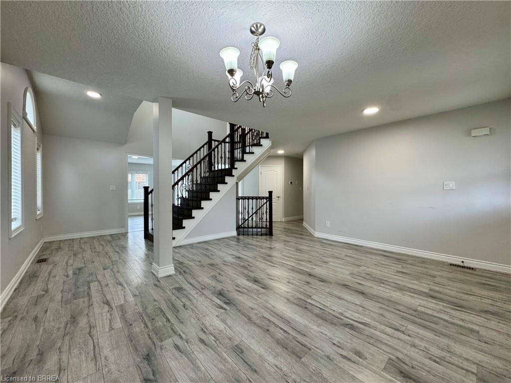 Woodstock, ON N4T 0B1,687 Spitfire Street