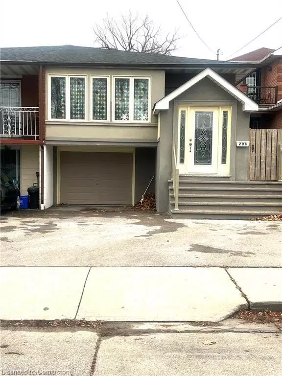 208 Picton Street E, Hamilton, ON L8L 3W9